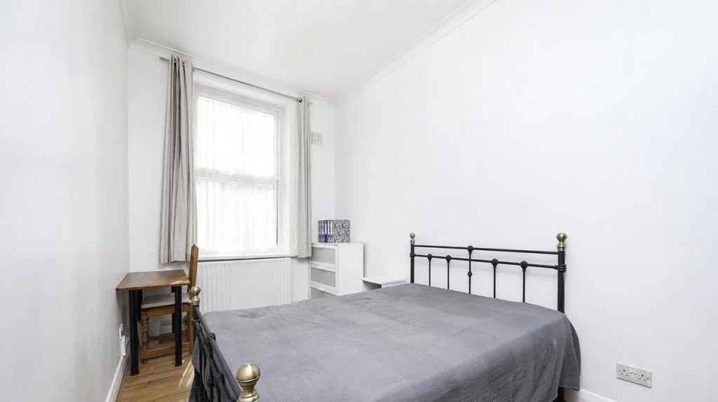 Flat Belmont Street in Greater London