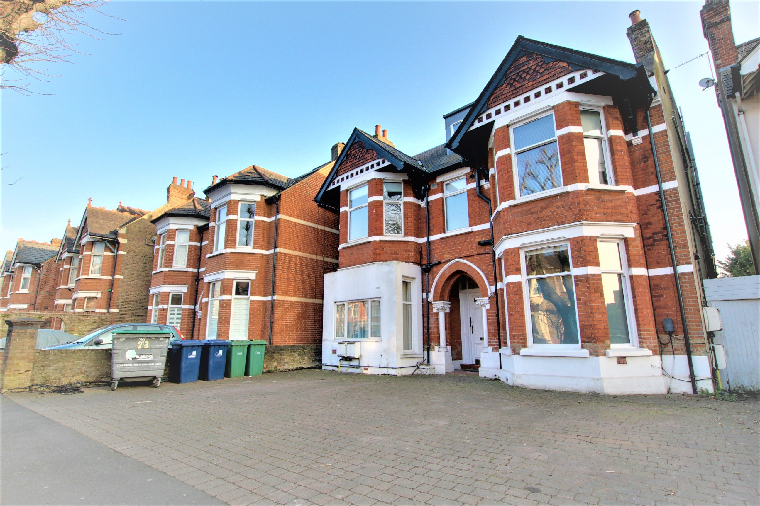 Flat Curwen Road in Greater London