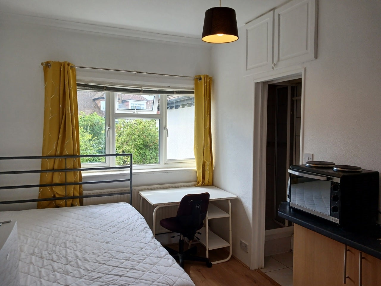 Flat St John's Road in Greater London