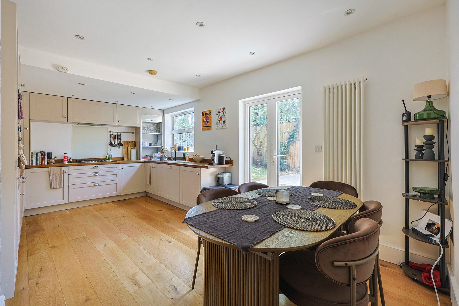 Flat Fawe Park Road in Greater London