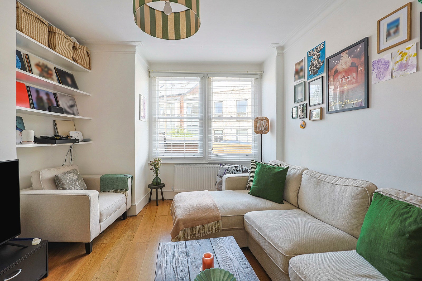 Flat Fawe Park Road in Greater London