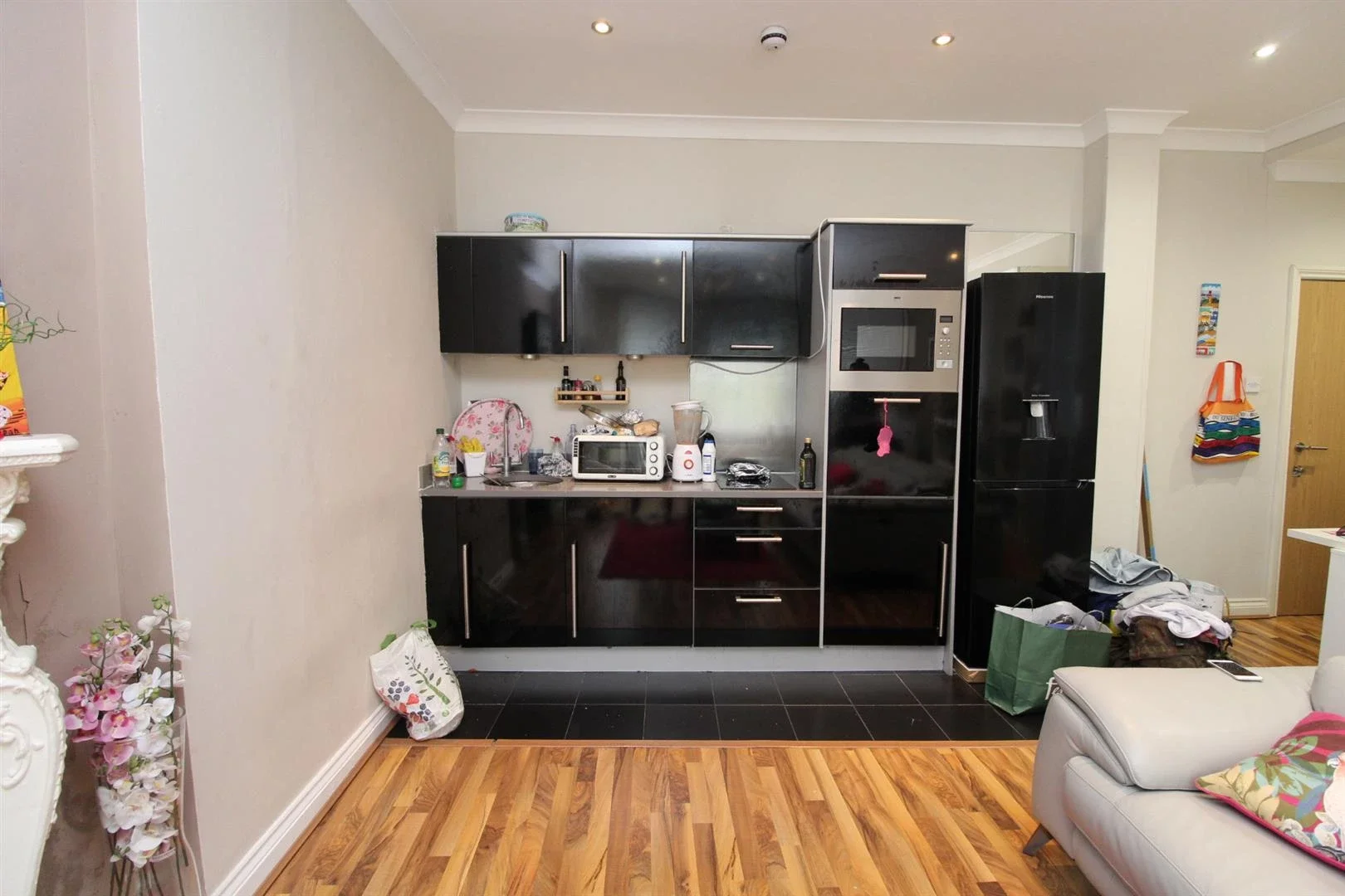 Flat Queens Avenue in Greater London