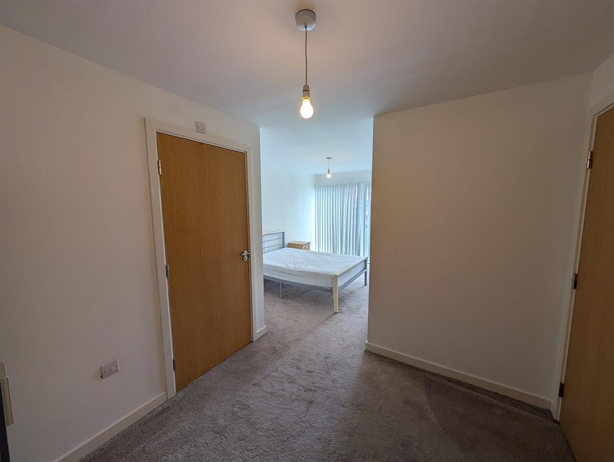 Flat Eccles New Road in Salford