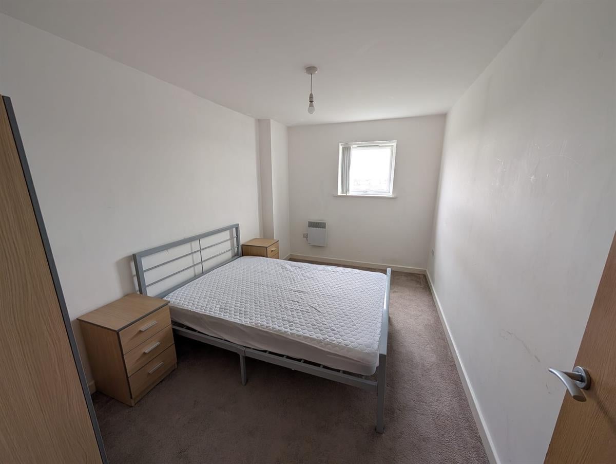 Flat Eccles New Road in Salford
