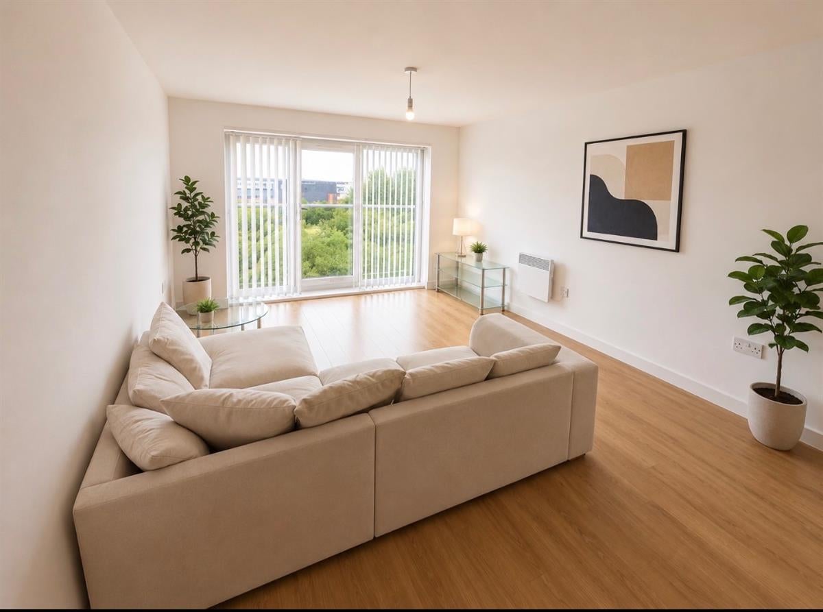 Flat Eccles New Road in Salford