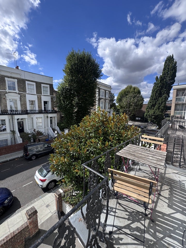 Flat Surrendale Place in City of Westminster