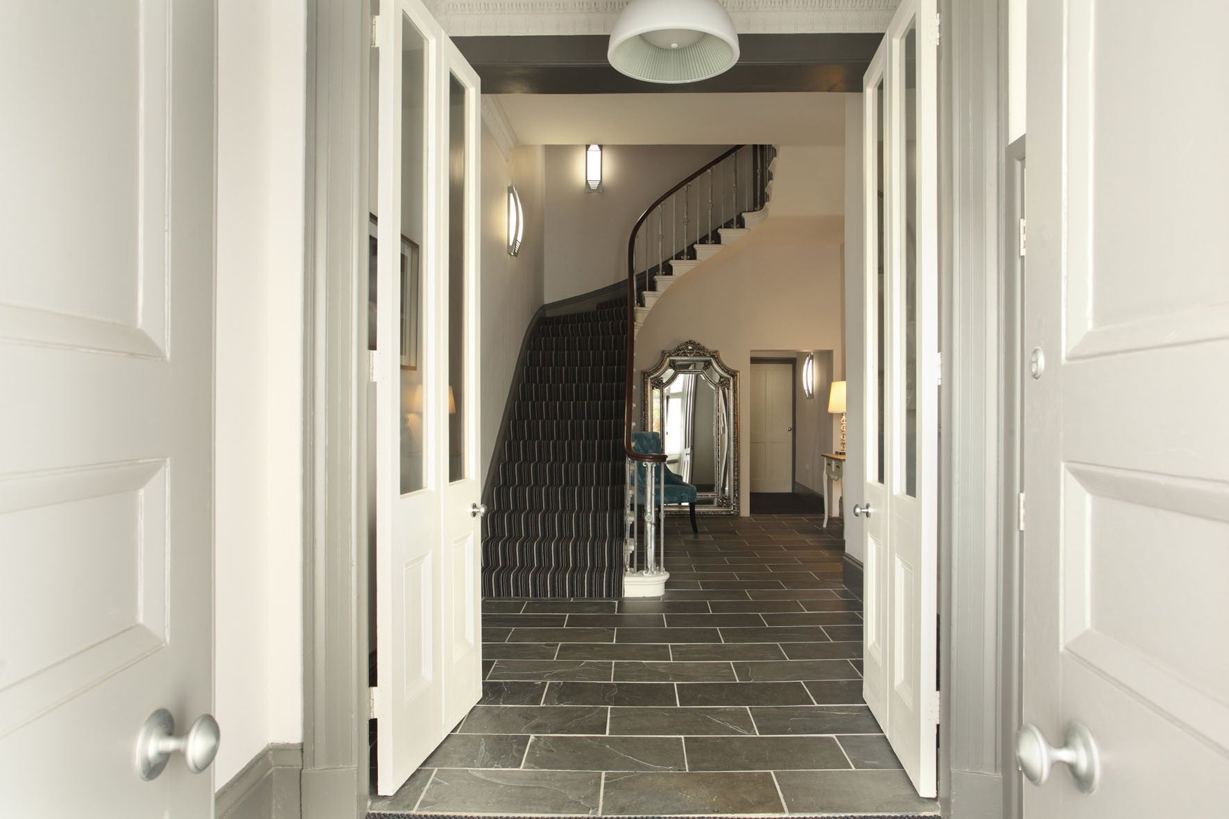 Flat Lansdown Place in Cheltenham