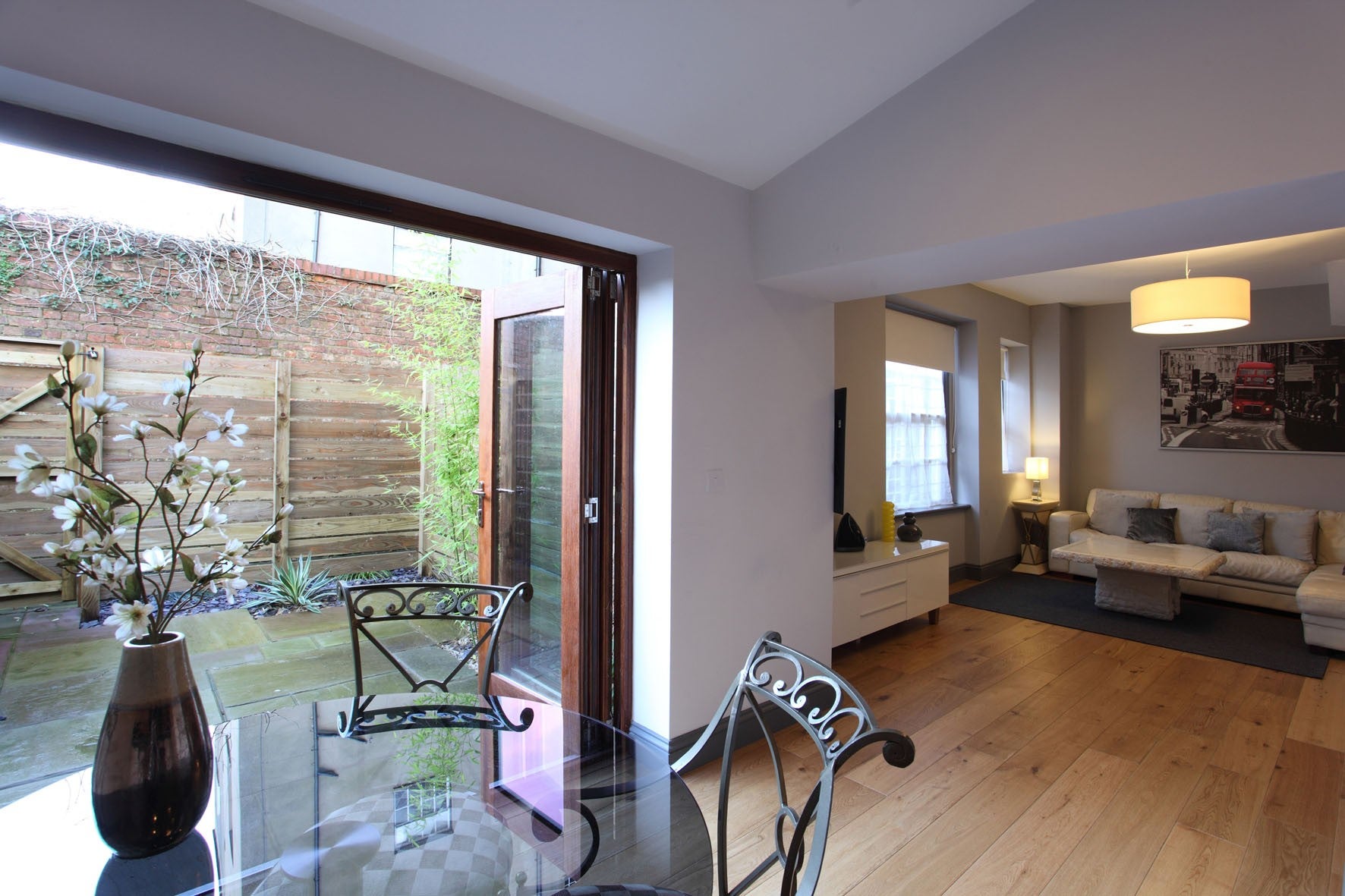 Flat Lansdown Place in Cheltenham