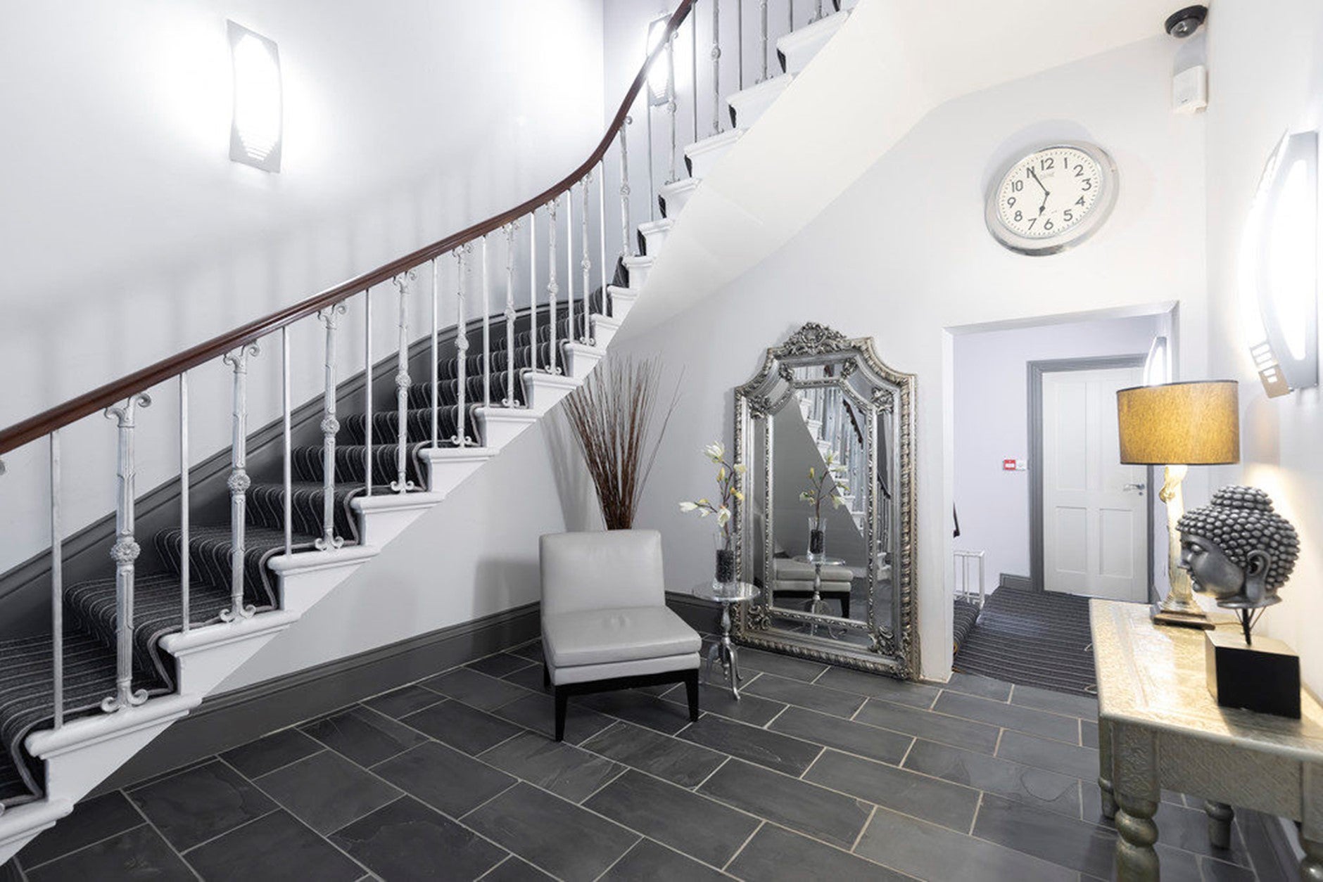 Flat Lansdown Place in Cheltenham