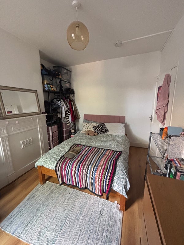 Room St Loy's Road in Greater London