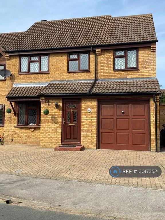 House Lionel Hurst Close in Babergh