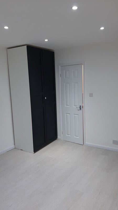 Room Cornwall Gardens in Greater London