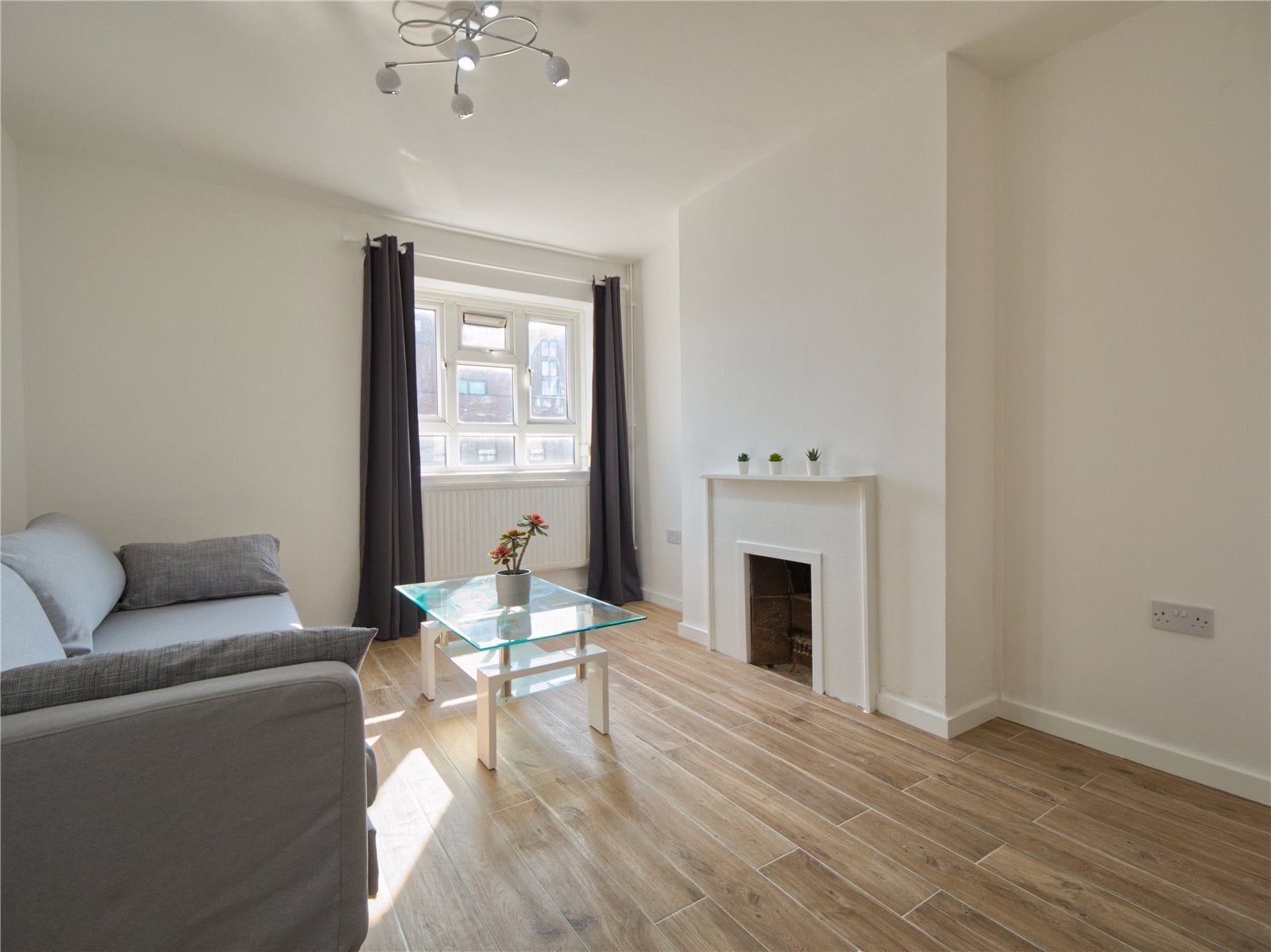 Flat Castlehaven Road in London