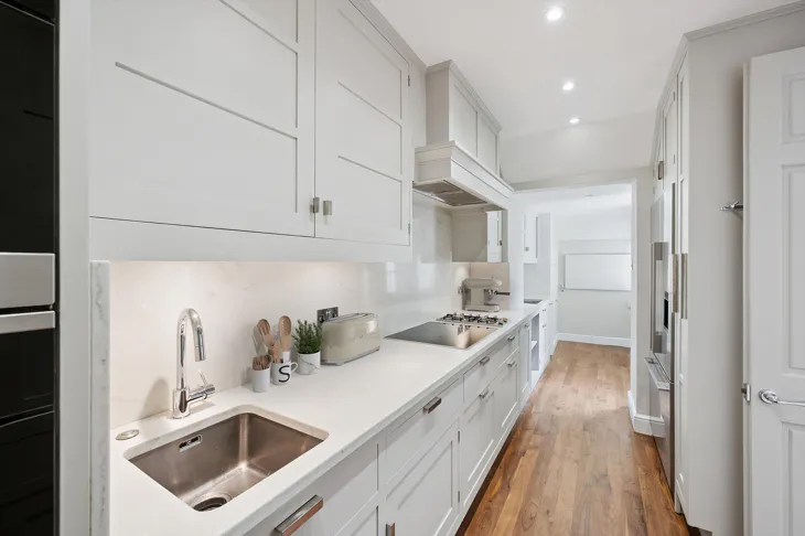 Flat Eaton Place in City of Westminster