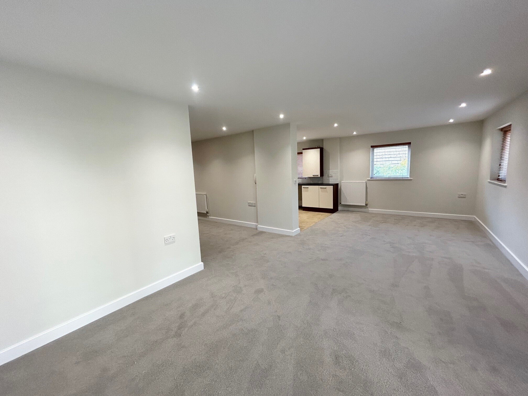 Flat Penn Hill Avenue in Poole