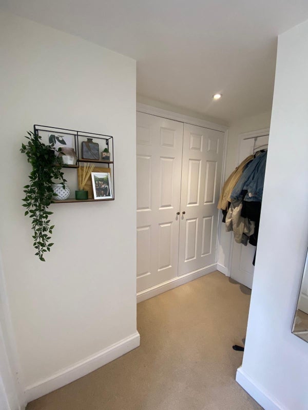 Room Roehampton High Street in Greater London