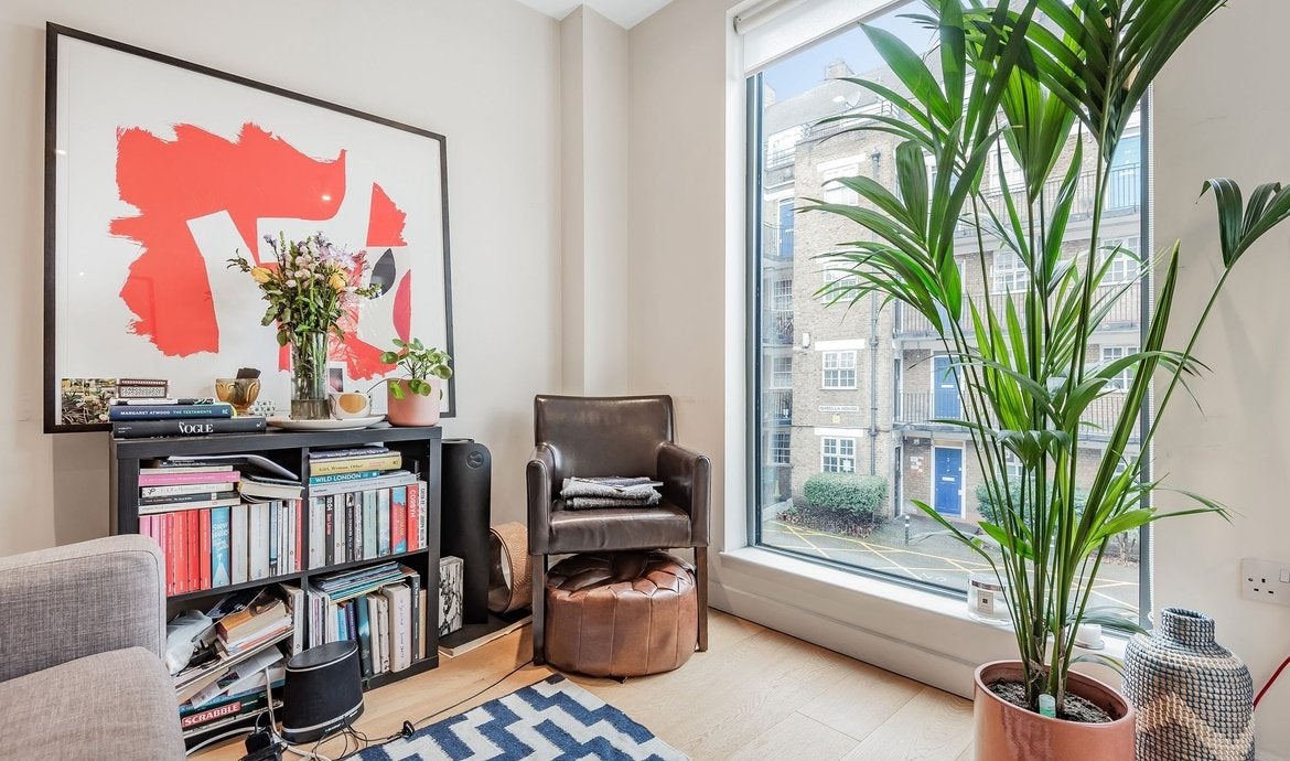 Flat Kennington Park Road in Greater London