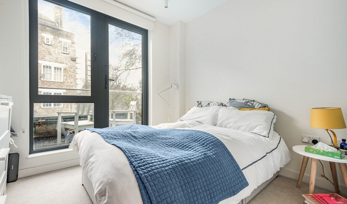 Flat Kennington Park Road in Greater London