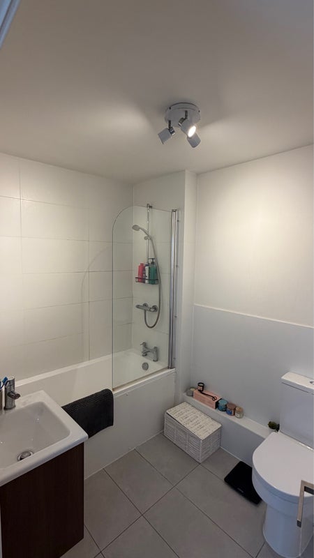 Room Hillyard Street in Greater London
