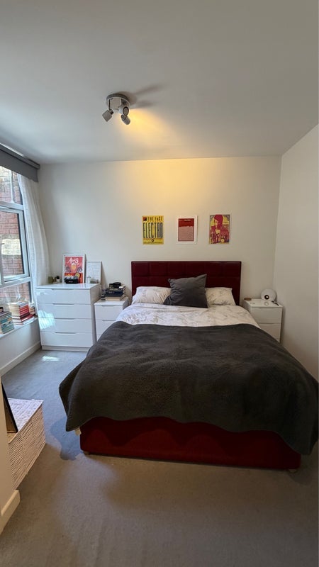 Room Hillyard Street in Greater London