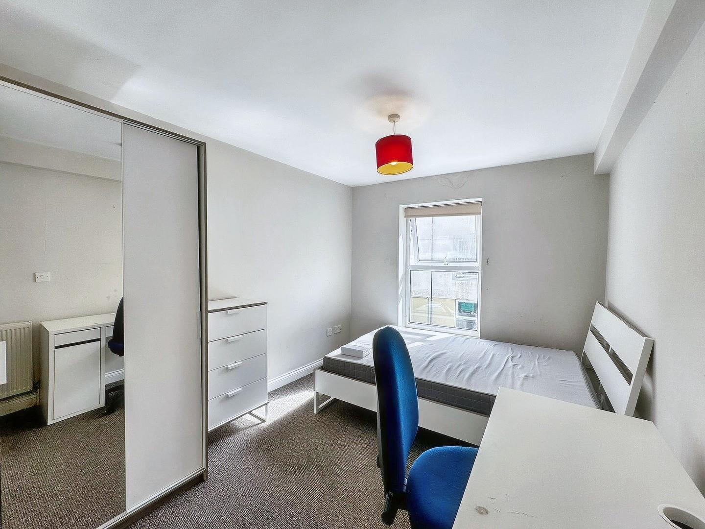 Room Camden Street in Plymouth