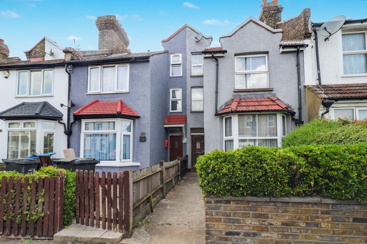 House Bensham Lane in Greater London