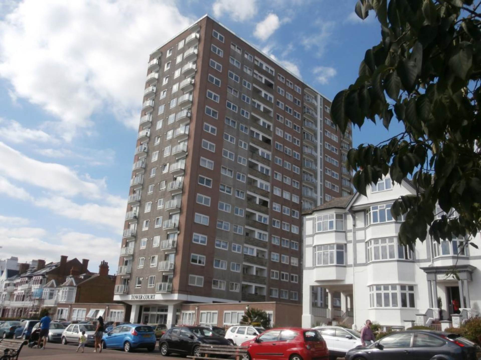 Flat Westcliff Parade in Southend-on-Sea