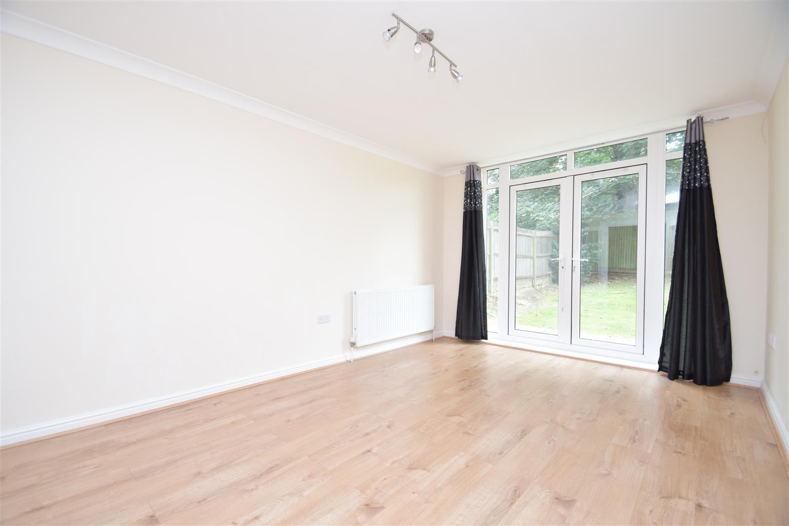 Flat Rickmansworth Road in Watford