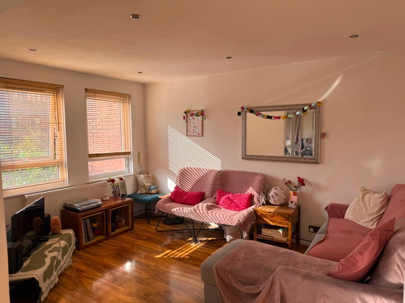 Room Martlesham Walk in Manchester