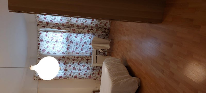 Room Earl's Court Road in Greater London