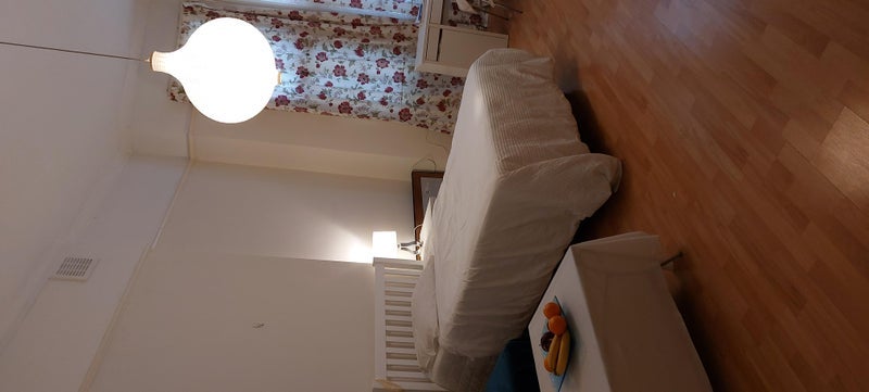Room Earl's Court Road in Greater London
