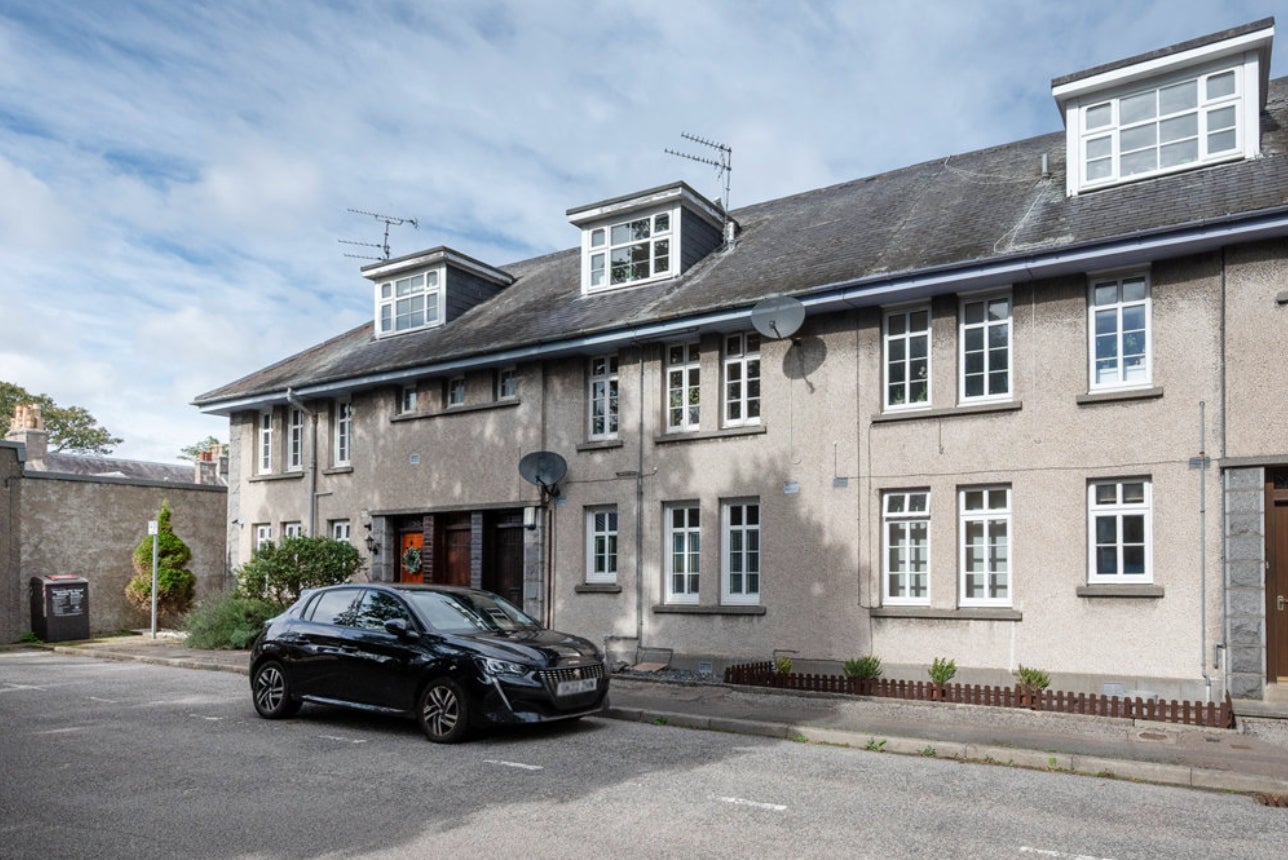 Flat Abbotsford Lane in Aberdeen City