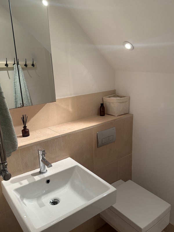 Room Wilton Avenue in Greater London