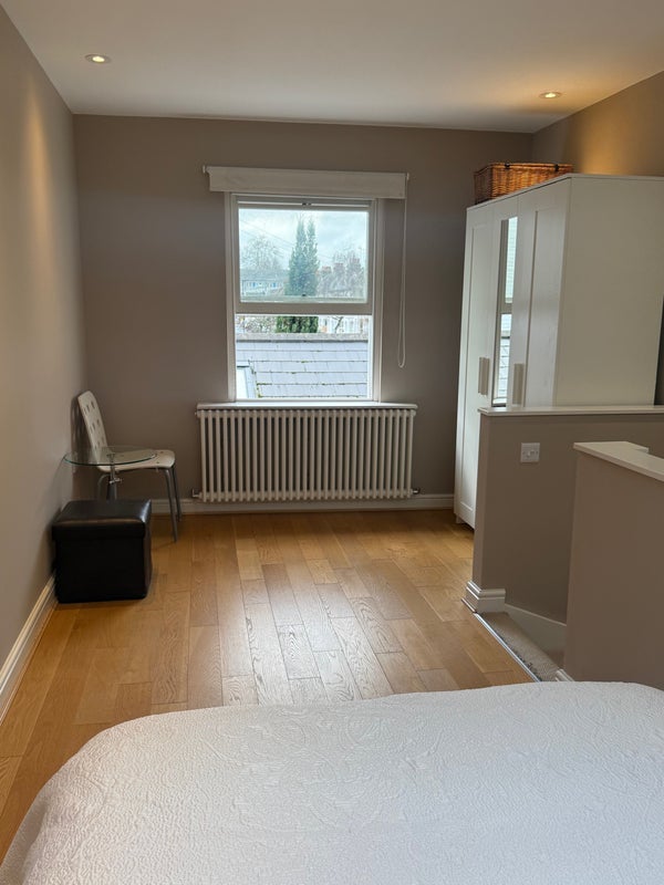 Room Wilton Avenue in Greater London