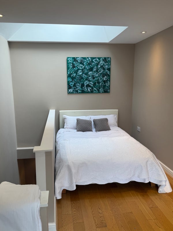 Room Wilton Avenue in Greater London