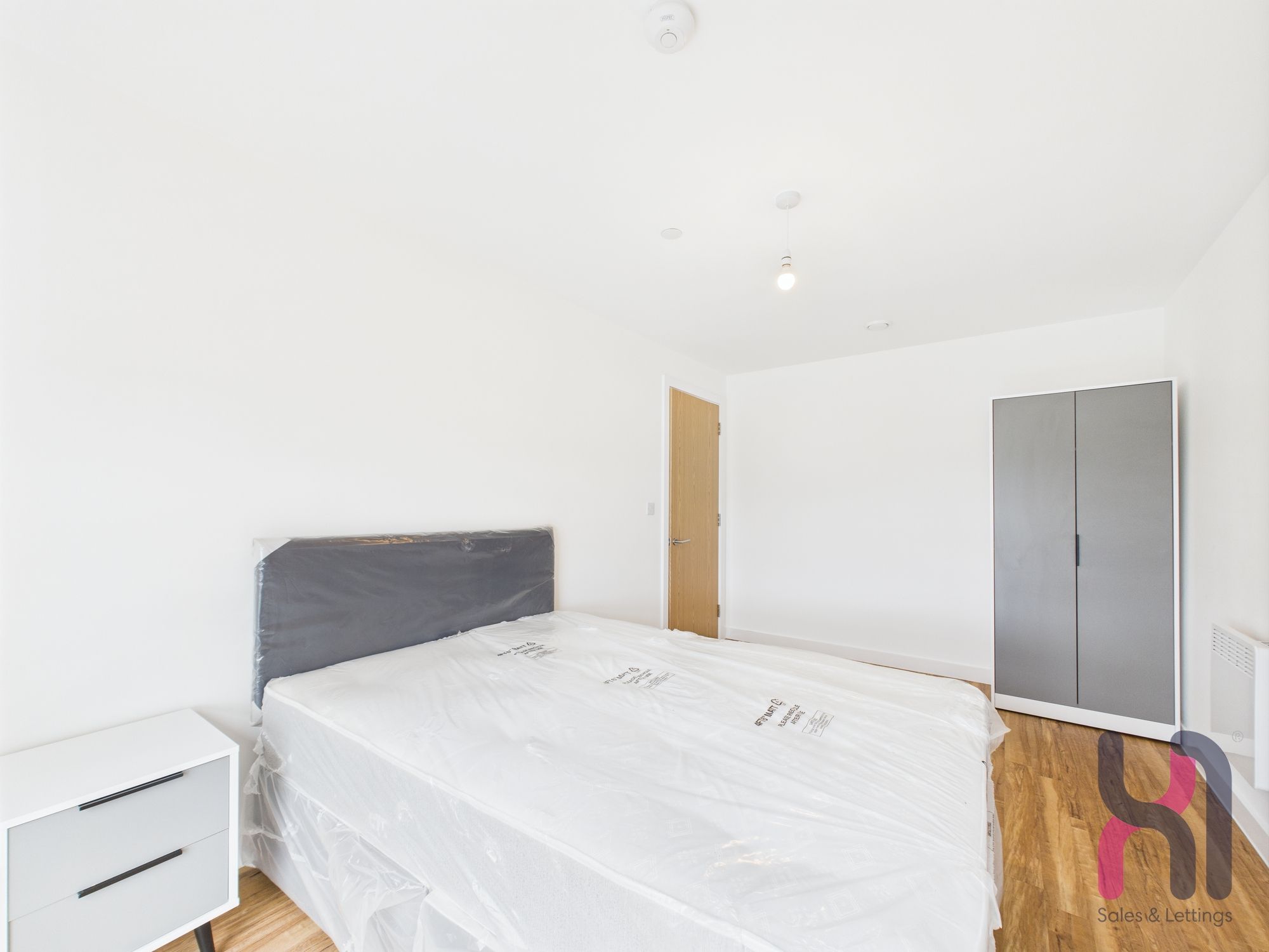 Flat Pomona Strand in Trafford
