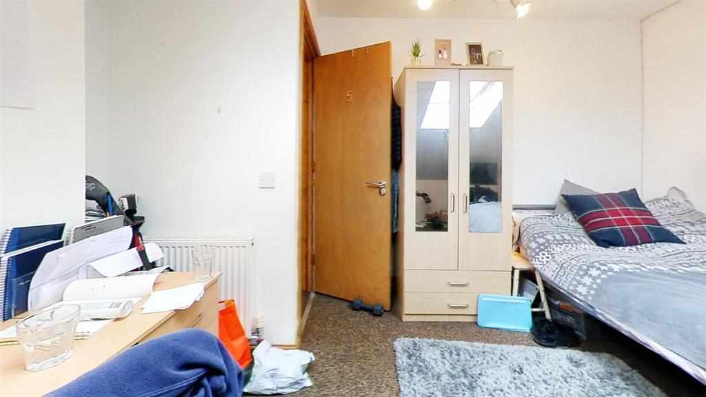 Flat Heeley Road in Birmingham