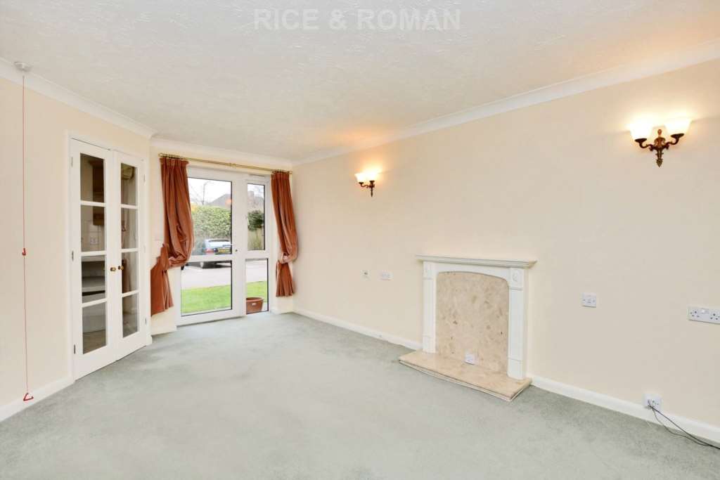 Flat Wessex Close in Elmbridge