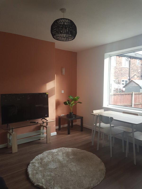 Room Lime Crescent in Manchester