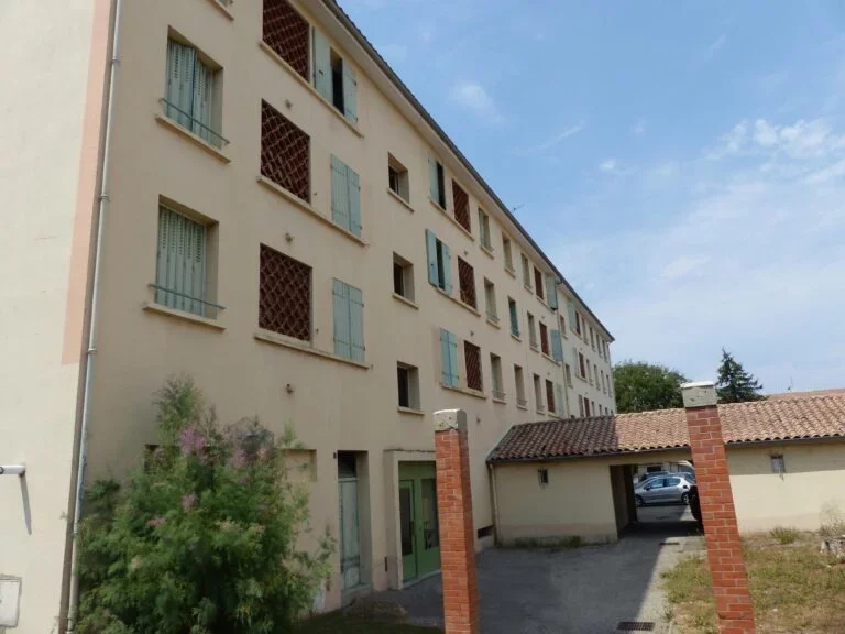Appartement Place Théodore Valette à Saint-Paul-Trois-Châteaux