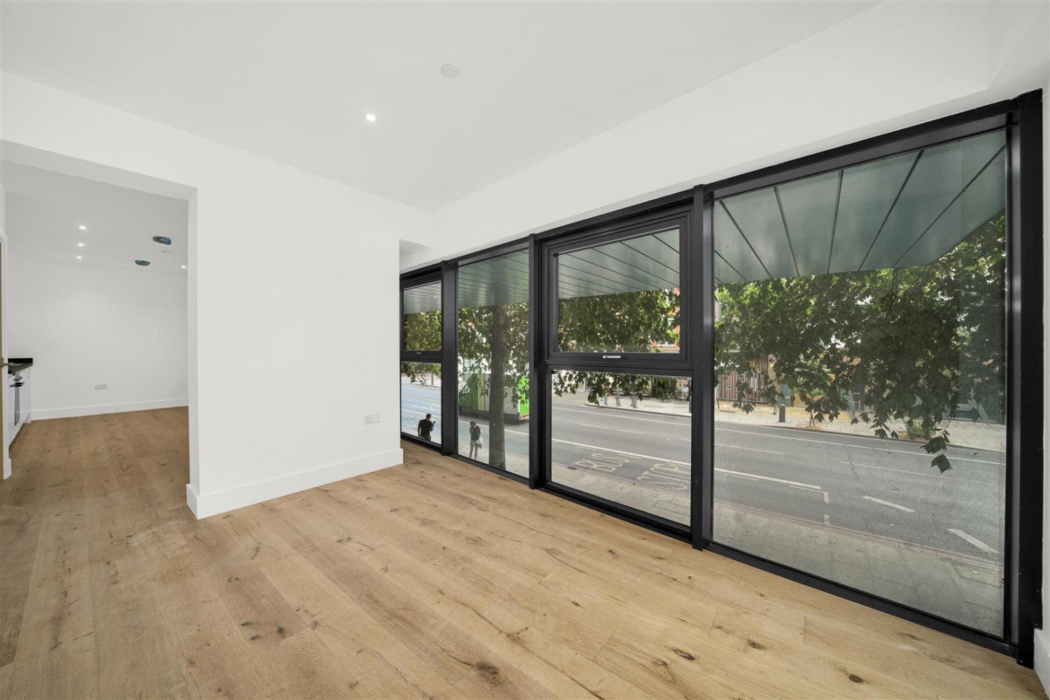 Flat Kingsland Road in Greater London