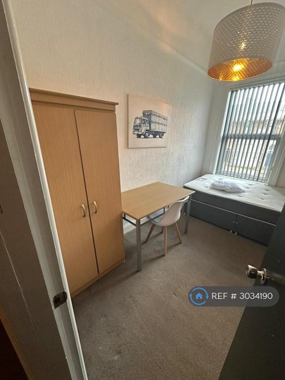 Room Brackenbury Road in Preston