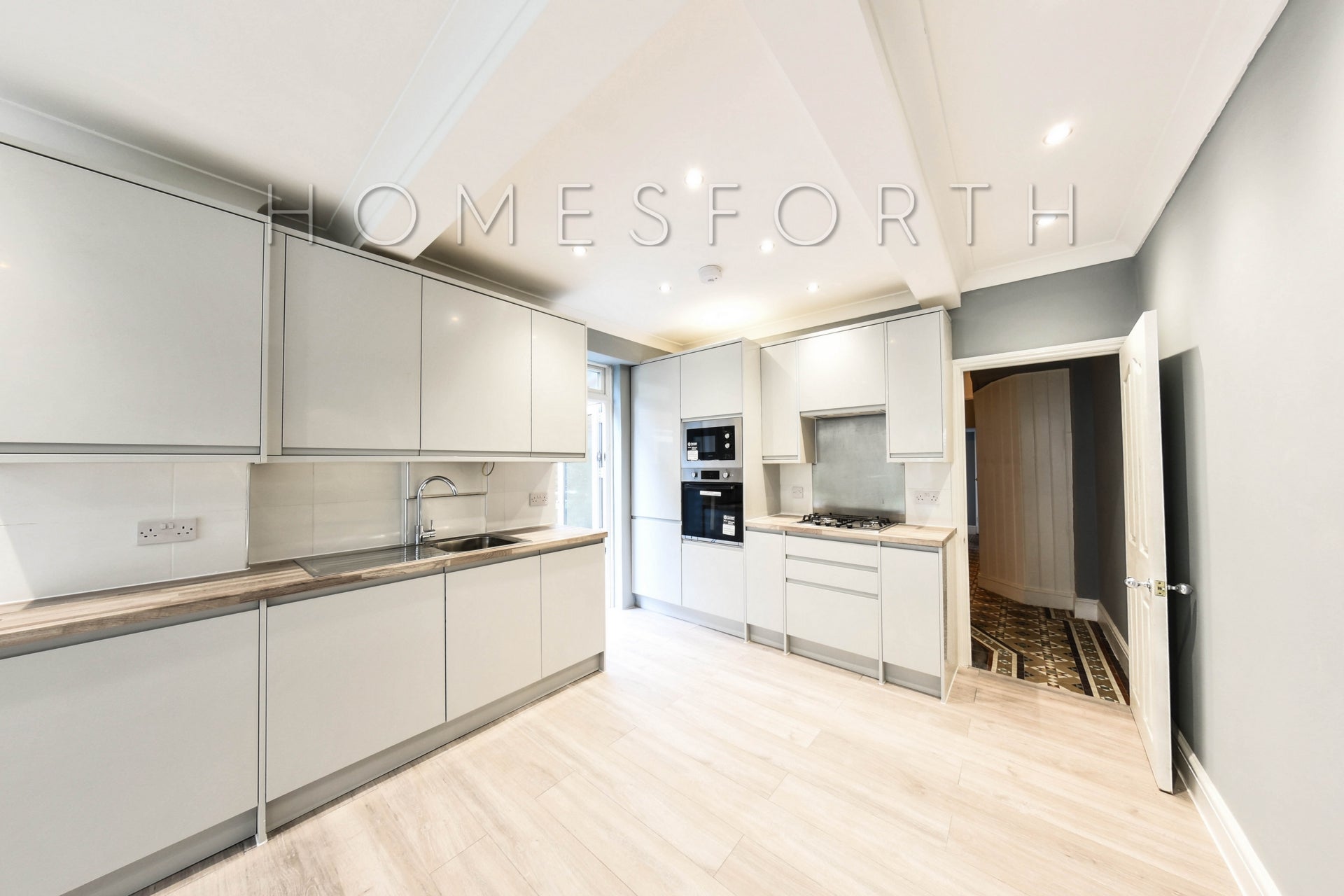 Flat Bolton Gardens in Greater London
