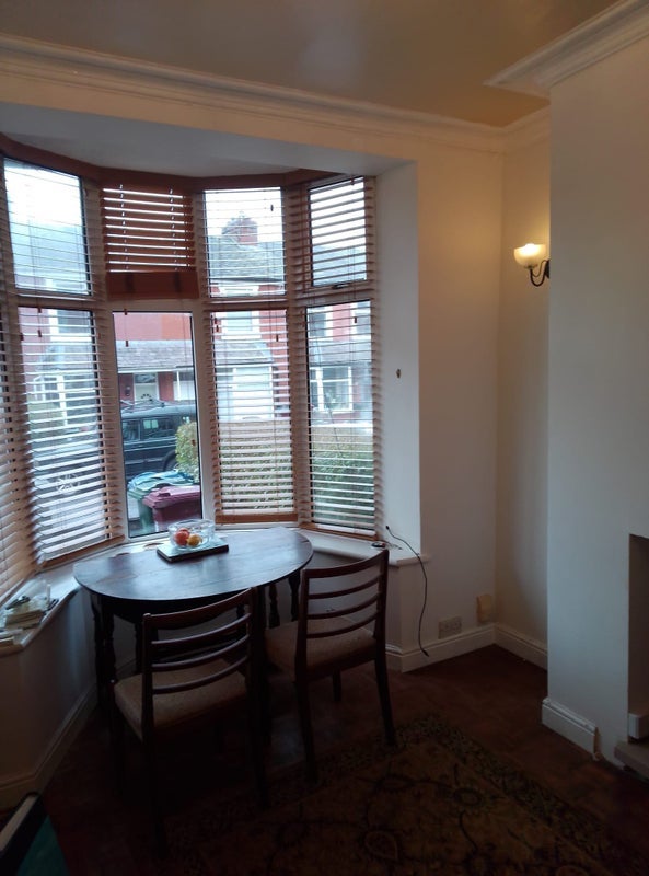 Room Moorfield Avenue in Blackburn