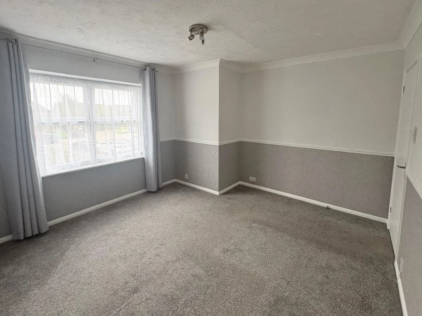 Flat Sanders Road in Canvey Island