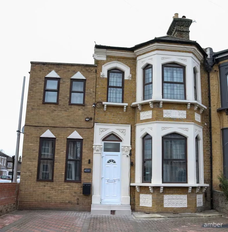 Room Disraeli Road in Greater London