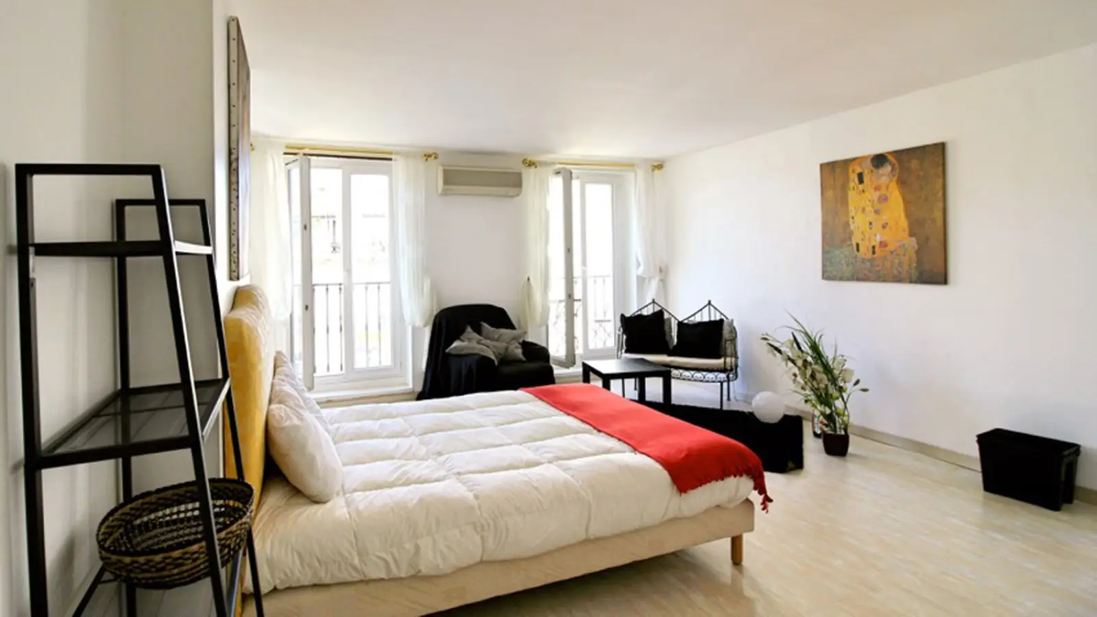 Flat Rue Gustave Ricard in Marseille