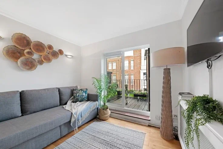 Flat Grosvenor Street in City of Westminster