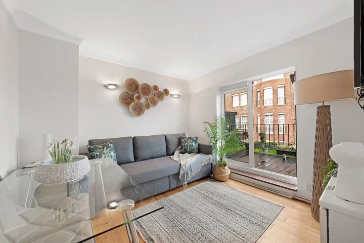 Flat Grosvenor Street in City of Westminster