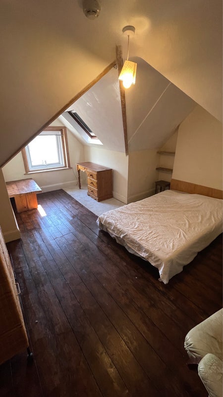 Room Westbourne Park Road in Bournemouth